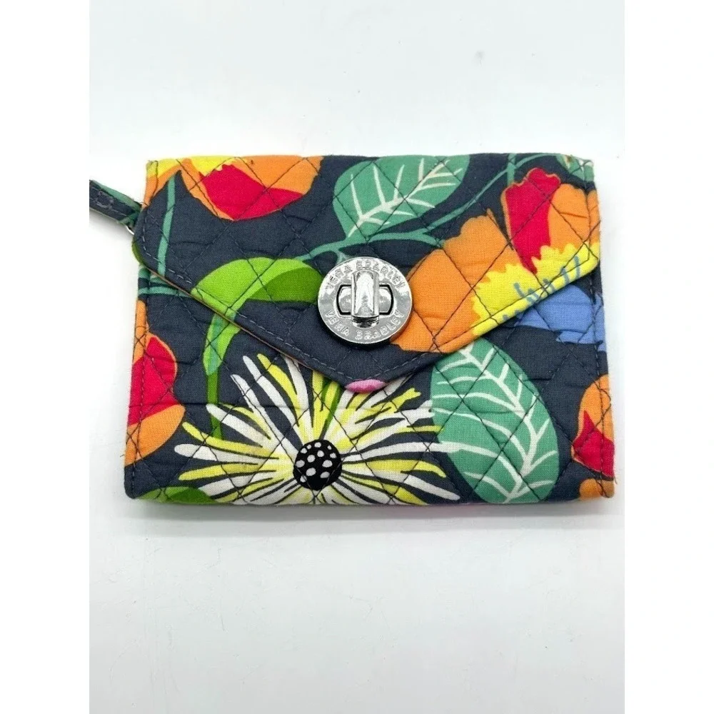Vera Bradley Quilted Floral Wristlet Wallet Card Holder Coin Purse Zip Small - Picture 2 of 8